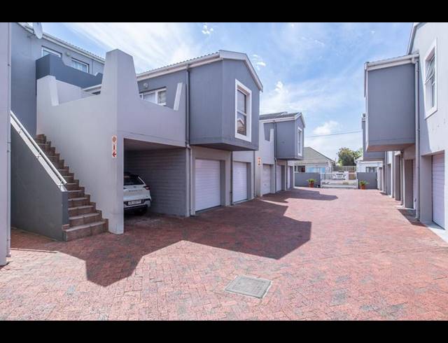 1 BEDROOM APARTMENT FOR SALE IN CLAREMONT